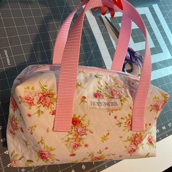 holy work quilted toiletry tote / mini duffel bag handmade by yours truly 🖤 - Picture 3 of 3